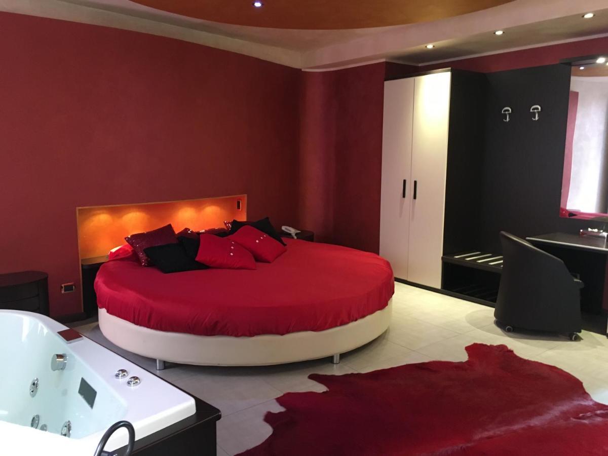 Alessi Hotel Trattoria Десенцано дел Гарда Екстериор снимка