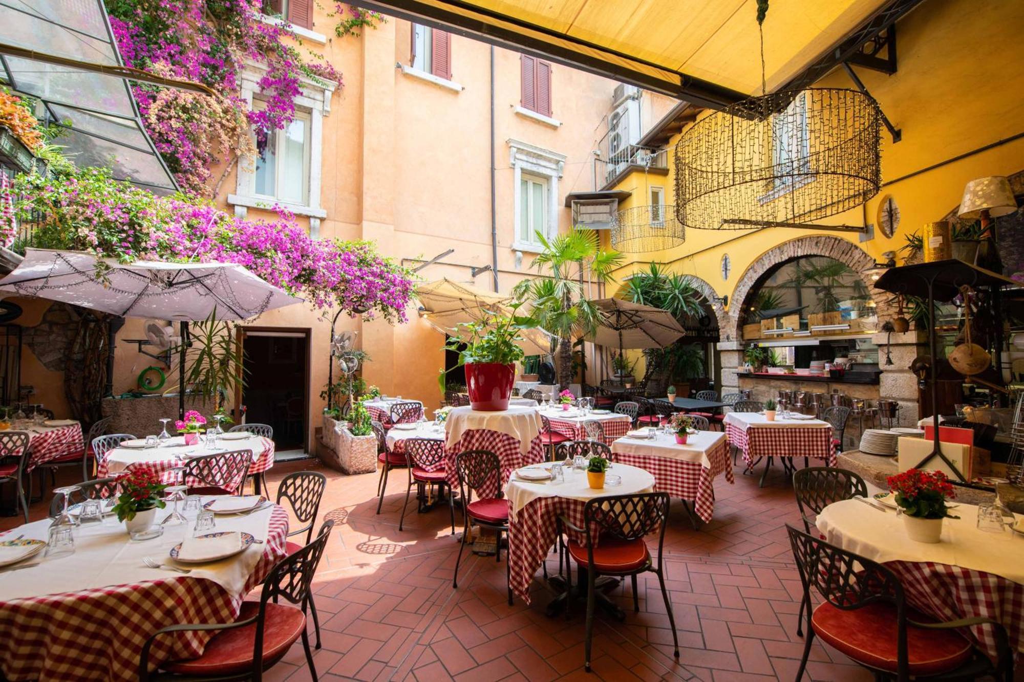 Alessi Hotel Trattoria Десенцано дел Гарда Екстериор снимка