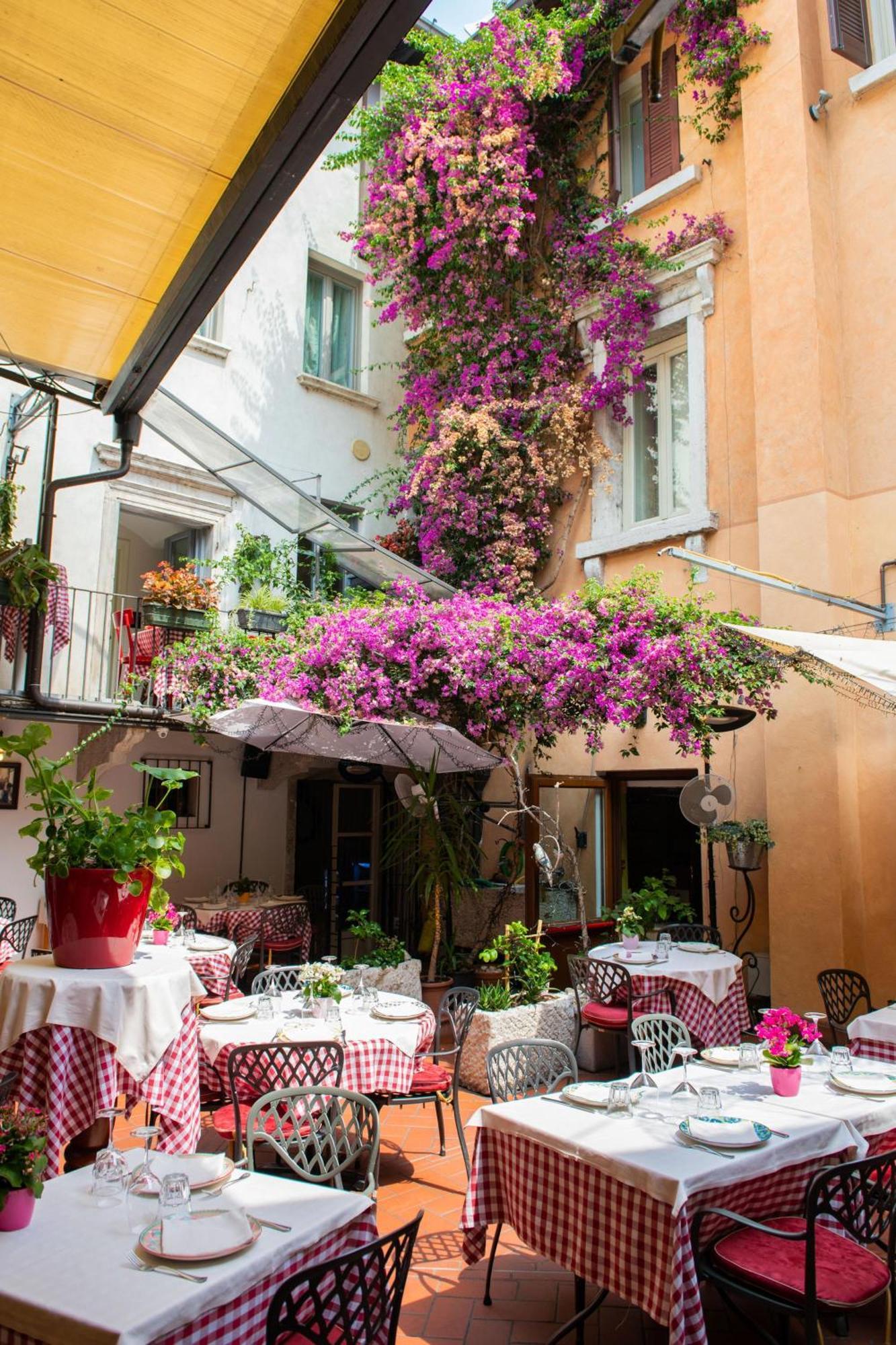 Alessi Hotel Trattoria Десенцано дел Гарда Екстериор снимка