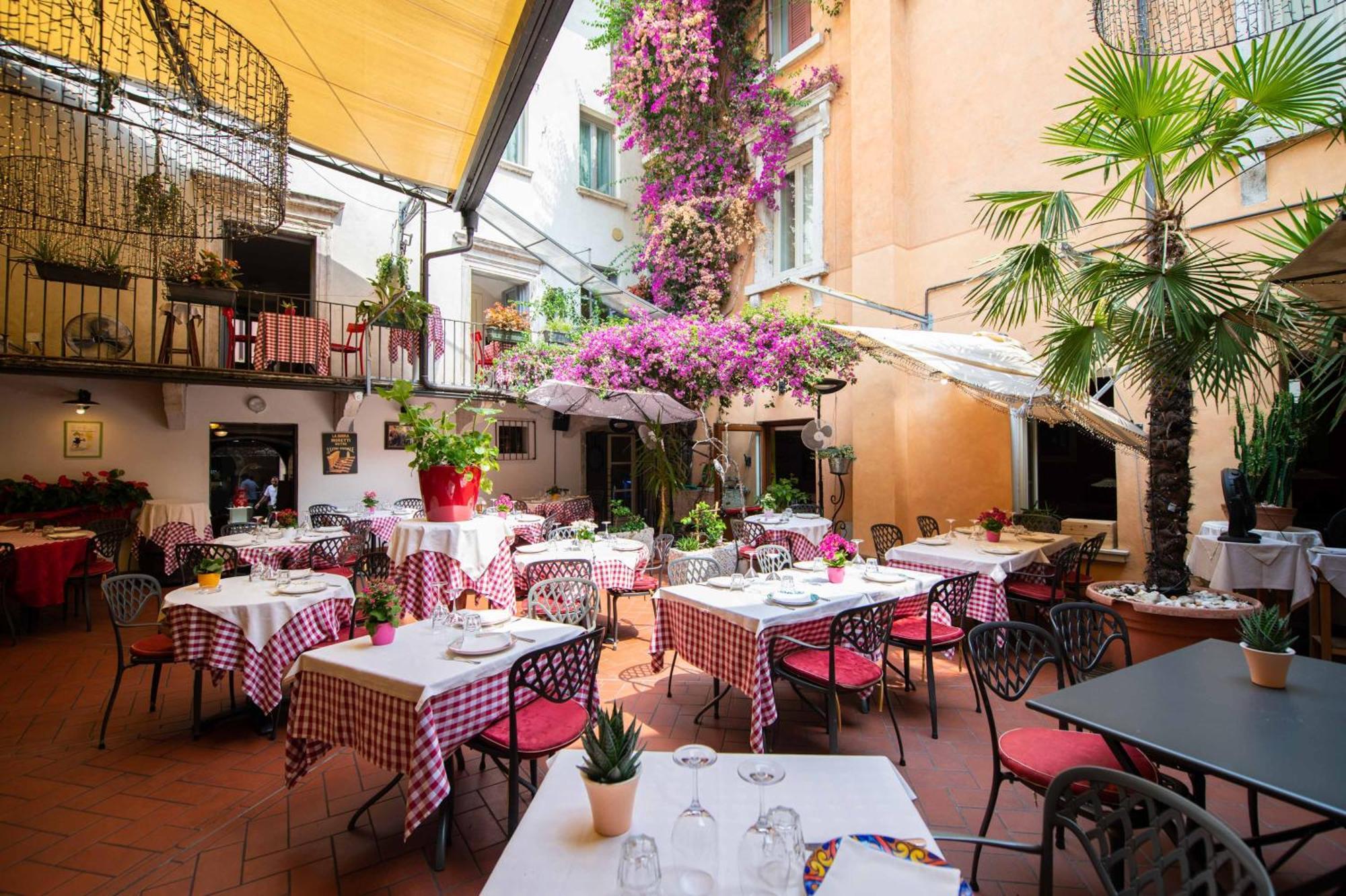Alessi Hotel Trattoria Десенцано дел Гарда Екстериор снимка