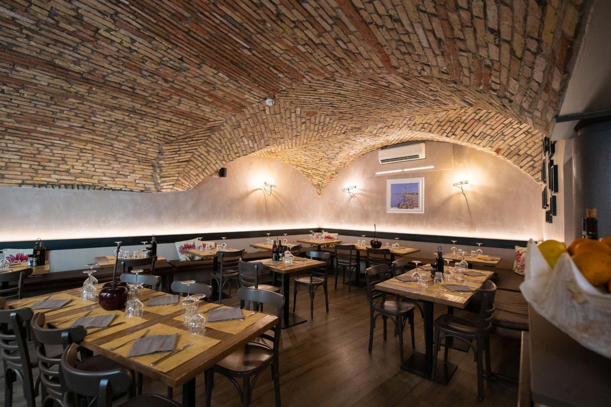Alessi Hotel Trattoria Десенцано дел Гарда Екстериор снимка