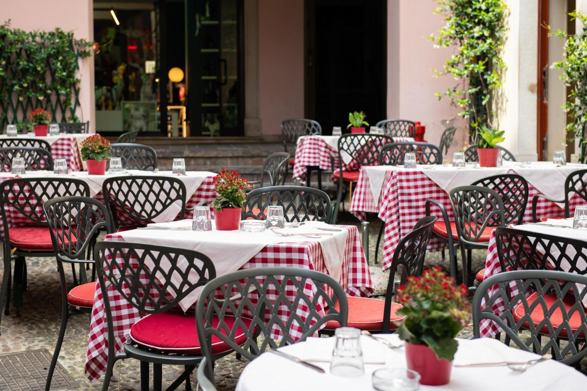 Alessi Hotel Trattoria Десенцано дел Гарда Екстериор снимка